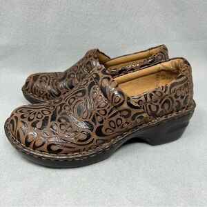 BOC Women's Brown Peggy Clogs Shoes Size 7 M Leopard Animal Print Paisley